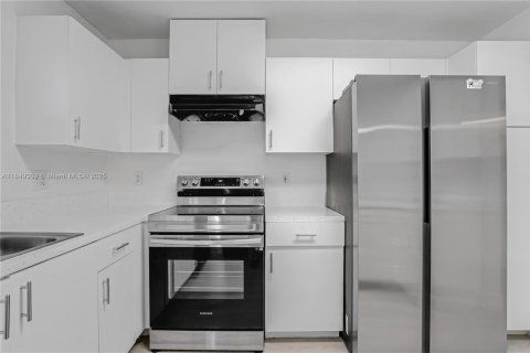 Casa en venta en Pembroke Pines, Florida, 4 dormitorios, 205.59 m2 № 1852255 - foto 12