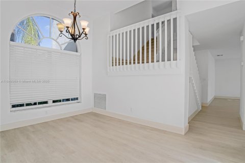 Casa en venta en Pembroke Pines, Florida, 4 dormitorios, 205.59 m2 № 1852255 - foto 9