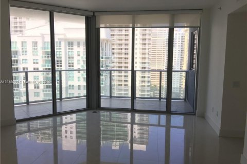 Copropriété à louer à Miami, Floride: 2 chambres, 94.02 m2 № 1940072 - photo 3