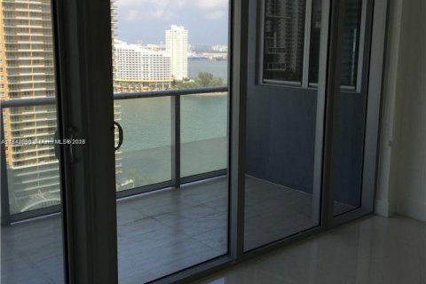 Copropriété à louer à Miami, Floride: 2 chambres, 94.02 m2 № 1940072 - photo 7