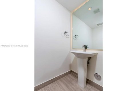 Copropriété à louer à Miami, Floride: 2 chambres, 94.02 m2 № 1940072 - photo 13