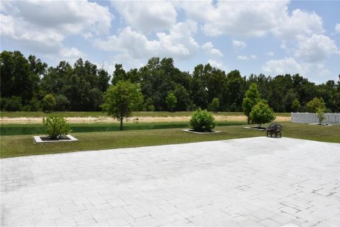 Villa ou maison à louer à Zephyrhills, Floride: 5 chambres, 241.64 m2 № 2399010 - photo 3