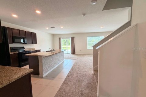 Villa ou maison à louer à Zephyrhills, Floride: 5 chambres, 241.64 m2 № 2399010 - photo 5
