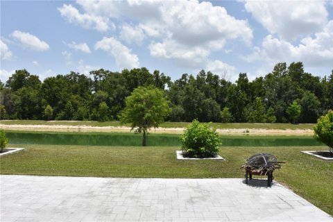Villa ou maison à louer à Zephyrhills, Floride: 5 chambres, 241.64 m2 № 2399010 - photo 2