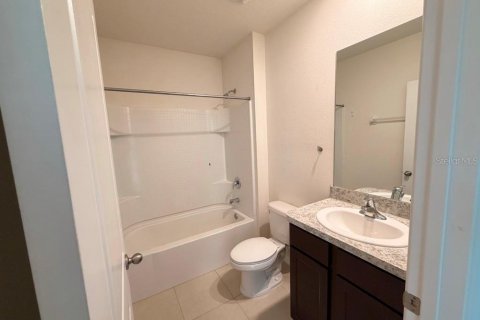 Villa ou maison à louer à Zephyrhills, Floride: 5 chambres, 241.64 m2 № 2399010 - photo 8