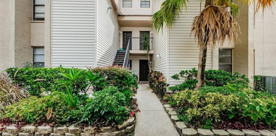Condominio en Tampa, Florida, 2 dormitorios № 1884452