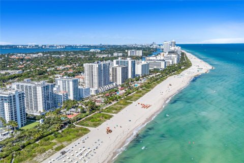 Condo in Miami Beach, Florida, 1 bedroom № 1983802 - photo 25