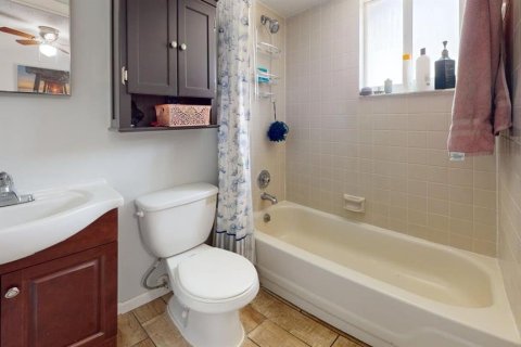 Duplex in Orlando, Florida 2 bedrooms, 83.52 sq.m. № 1681530 - photo 22