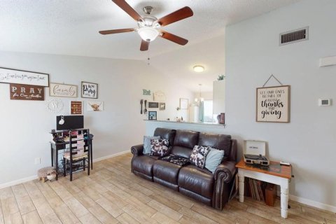 Duplex in Orlando, Florida 2 bedrooms, 83.52 sq.m. № 1681530 - photo 6