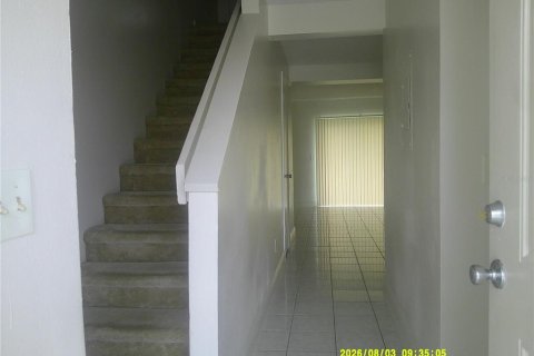 Townhouse in Kissimmee, Florida 2 bedrooms, 99.03 sq.m. № 2284135 - photo 3