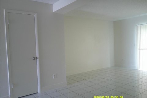 Townhouse in Kissimmee, Florida 2 bedrooms, 99.03 sq.m. № 2284135 - photo 6