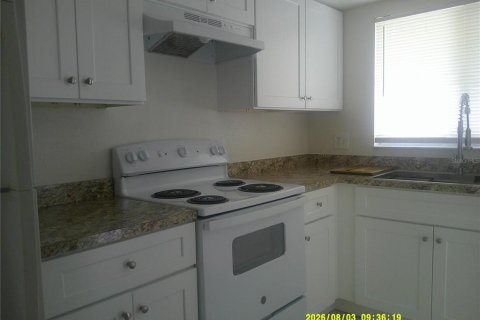 Townhouse in Kissimmee, Florida 2 bedrooms, 99.03 sq.m. № 2284135 - photo 11