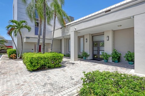 Propiedad comercial en venta en West Palm Beach, Florida № 2346174 - foto 7