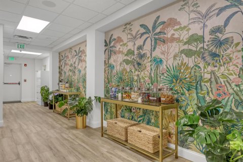 Propiedad comercial en venta en West Palm Beach, Florida № 2346174 - foto 21