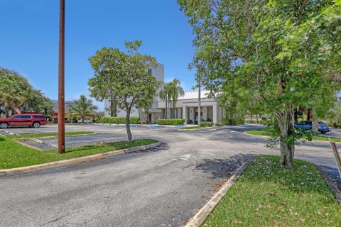 Propiedad comercial en venta en West Palm Beach, Florida № 2346174 - foto 3