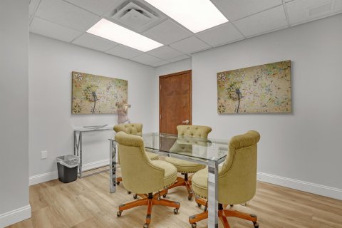 Propiedad comercial en venta en West Palm Beach, Florida № 2346174 - foto 18