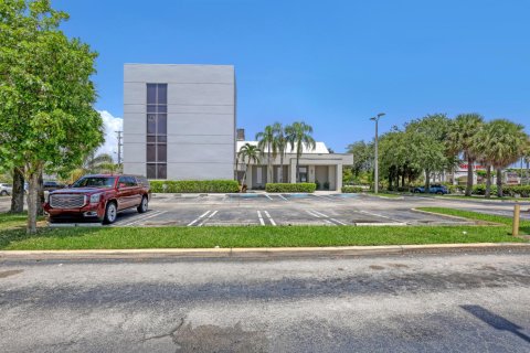 Propiedad comercial en venta en West Palm Beach, Florida № 2346174 - foto 2