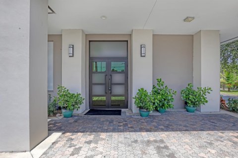 Propiedad comercial en venta en West Palm Beach, Florida № 2346174 - foto 8