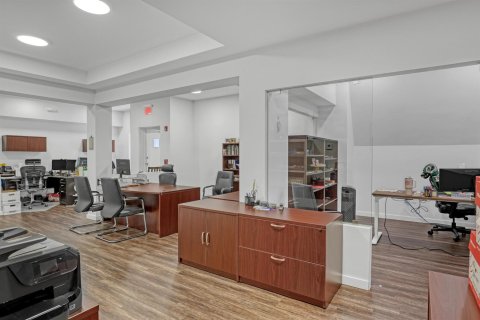 Propiedad comercial en venta en West Palm Beach, Florida № 2346174 - foto 30