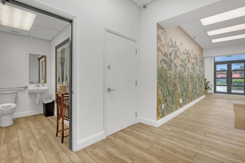 Propiedad comercial en venta en West Palm Beach, Florida № 2346174 - foto 14