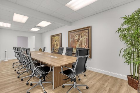 Propiedad comercial en venta en West Palm Beach, Florida № 2346174 - foto 23