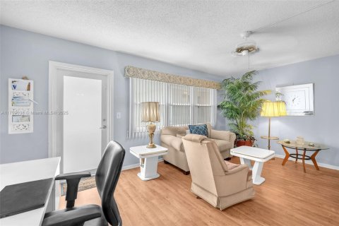 Condo in Deerfield Beach, Florida, 1 bedroom  № 1715305 - photo 6