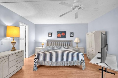 Condo in Deerfield Beach, Florida, 1 bedroom  № 1715305 - photo 3