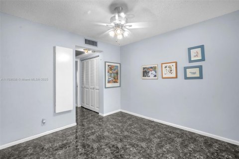 Condo in Deerfield Beach, Florida, 1 bedroom  № 1715305 - photo 4