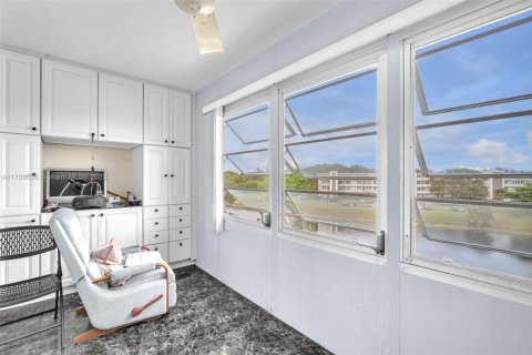 Condo in Deerfield Beach, Florida, 1 bedroom  № 1715305 - photo 13