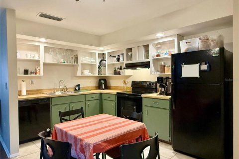 Casa en alquiler en Saint Petersburg, Florida, 2 dormitorios, 94.3 m2 № 1907271 - foto 4