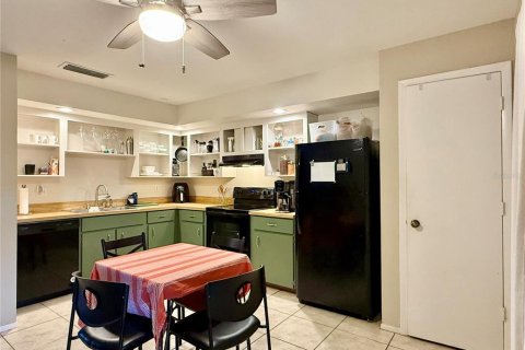 Casa en alquiler en Saint Petersburg, Florida, 2 dormitorios, 94.3 m2 № 1907271 - foto 3