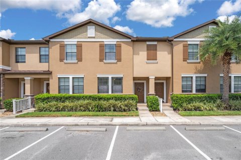 Adosado en venta en Wesley Chapel, Florida, 3 dormitorios, 165.09 m2 № 1869556 - foto 1
