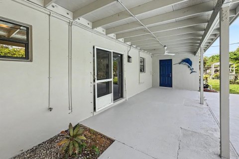 House in Vero Beach, Florida 3 bedrooms, 123.1 sq.m. № 2400517 - photo 21