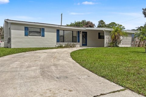 House in Vero Beach, Florida 3 bedrooms, 123.1 sq.m. № 2400517 - photo 26