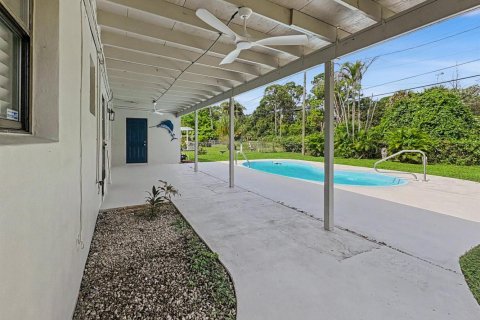 House in Vero Beach, Florida 3 bedrooms, 123.1 sq.m. № 2400517 - photo 22