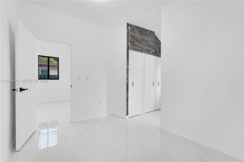 Купить виллу или дом в Майами, Флорида 6 спален, 246.75м2, № 2005278 - фото 15