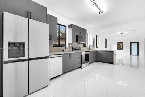 Купить виллу или дом в Майами, Флорида 6 спален, 246.75м2, № 2005278 - фото 29