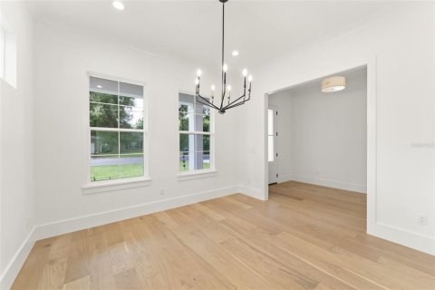 House in Orlando, Florida 4 bedrooms, 297.1 sq.m. № 1837342 - photo 21