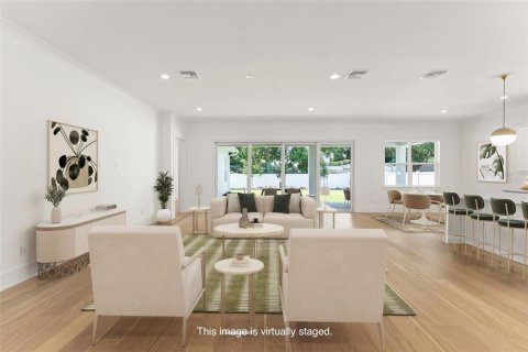 House in Orlando, Florida 4 bedrooms, 297.1 sq.m. № 1837342 - photo 13