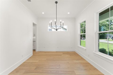 House in Orlando, Florida 4 bedrooms, 297.1 sq.m. № 1837342 - photo 22