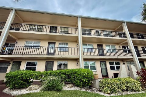 Condo à Seminole, Floride, 1 chambre № 2353565