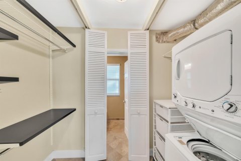 Copropriété à vendre à Hillsboro Beach, Floride: 2 chambres, 78.97 m2 № 2262047 - photo 20