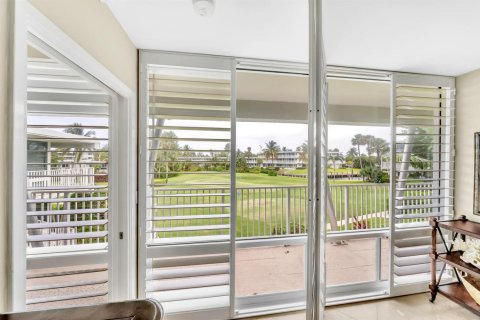 Copropriété à vendre à Hillsboro Beach, Floride: 2 chambres, 78.97 m2 № 2262047 - photo 17