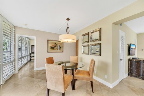 Copropriété à vendre à Hillsboro Beach, Floride: 2 chambres, 78.97 m2 № 2262047 - photo 12