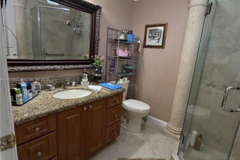 Condominio en venta en Hialeah, Florida, 3 dormitorios, 120.4 m2 № 2046007 - foto 28