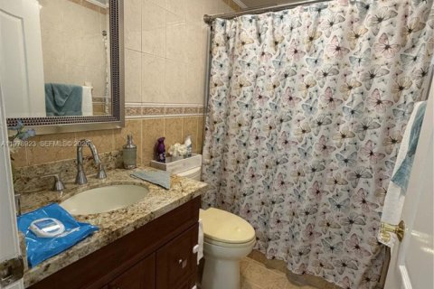 Condominio en venta en Hialeah, Florida, 3 dormitorios, 120.4 m2 № 2046007 - foto 21
