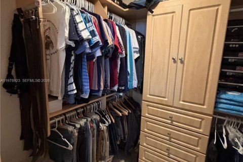 Condominio en venta en Hialeah, Florida, 3 dormitorios, 120.4 m2 № 2046007 - foto 30