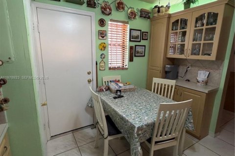 Condominio en venta en Hialeah, Florida, 3 dormitorios, 120.4 m2 № 2046007 - foto 7