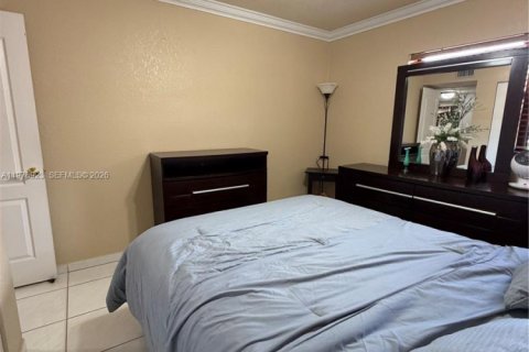 Condominio en venta en Hialeah, Florida, 3 dormitorios, 120.4 m2 № 2046007 - foto 15