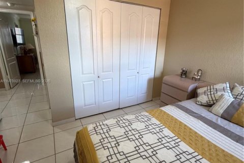 Condominio en venta en Hialeah, Florida, 3 dormitorios, 120.4 m2 № 2046007 - foto 20